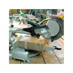 Scie à Onglets Radiale électronique DeWalt 216mm DW712 8 Scie à Onglets Radiale électronique DeWalt 216mm DW712 -TechnoOutils Avancés SDB20033 2