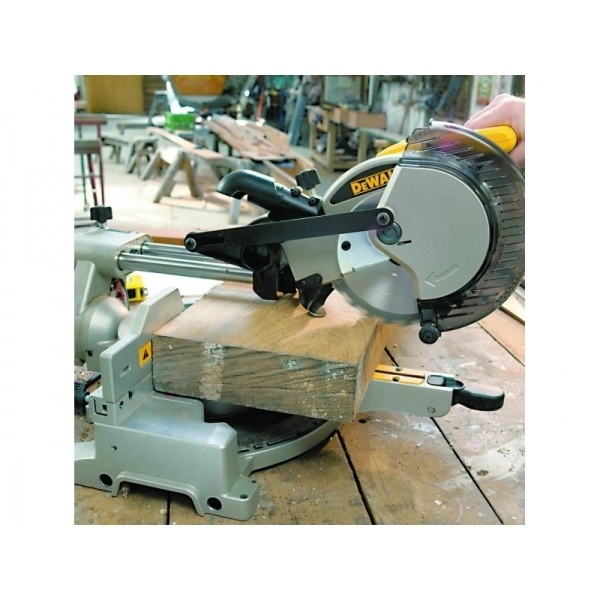 Scie à Onglets Radiale électronique DeWalt 216mm DW712 5 Scie à Onglets Radiale électronique DeWalt 216mm DW712 – Image 3